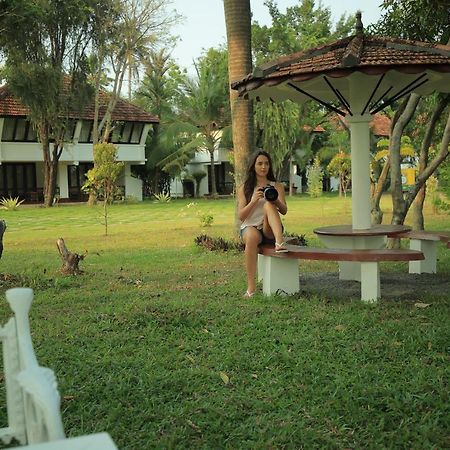 Nihara Resort And Spa Cochin Коччи Экстерьер фото
