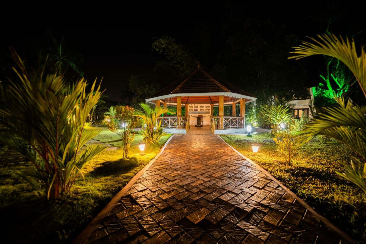 Nihara Resort And Spa Cochin Коччи Экстерьер фото