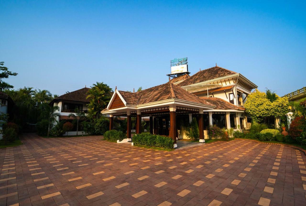 Nihara Resort And Spa Cochin Коччи Экстерьер фото