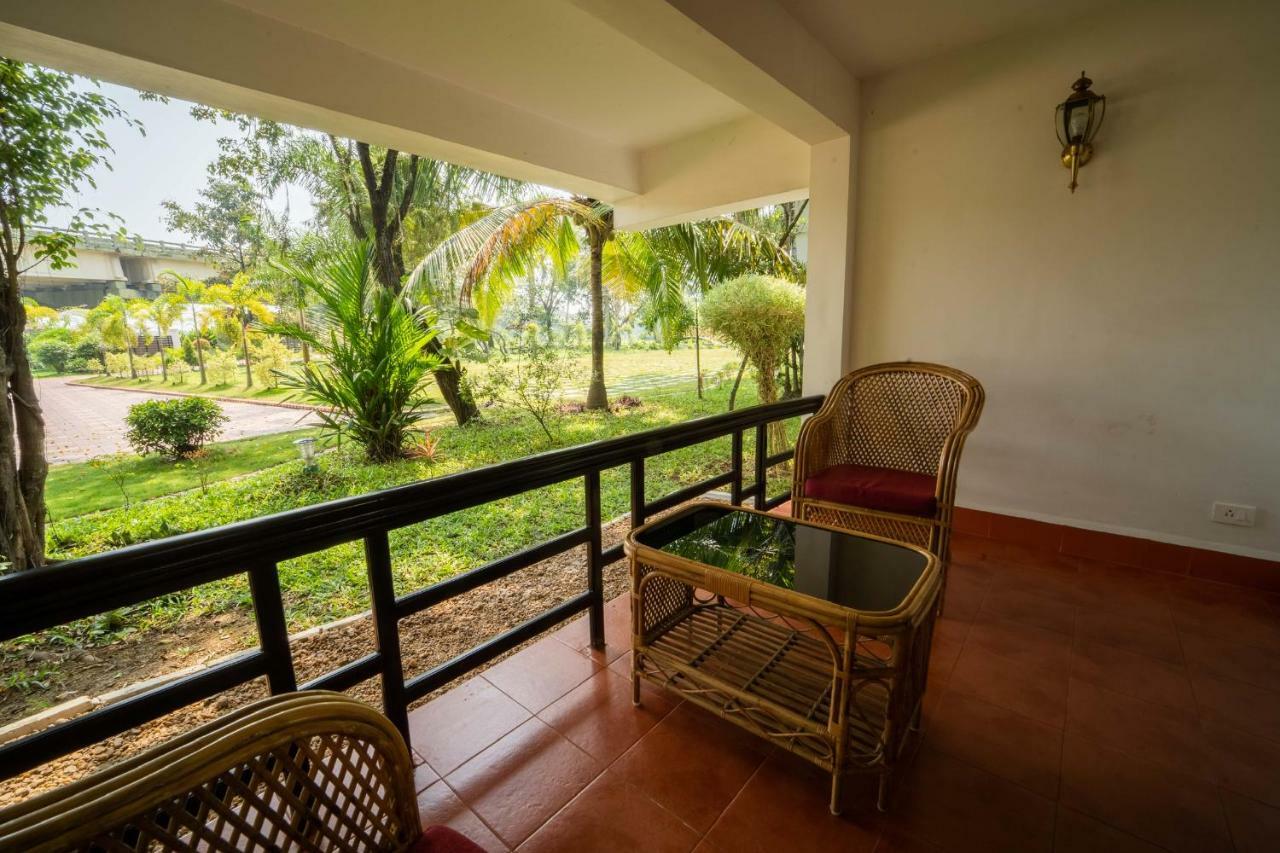 Nihara Resort And Spa Cochin Коччи Экстерьер фото
