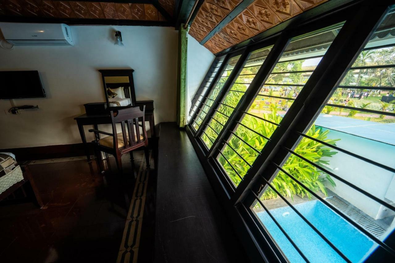 Nihara Resort And Spa Cochin Коччи Экстерьер фото