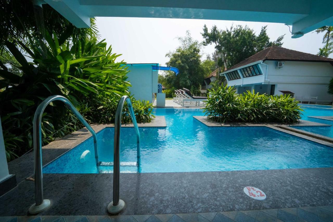 Nihara Resort And Spa Cochin Коччи Экстерьер фото